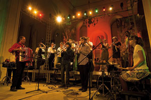 Folkowo Bemowo, art.bem - Orkiestra Klezmerska Teatru Sejne�skiego (20 grudnia, Warszawa)